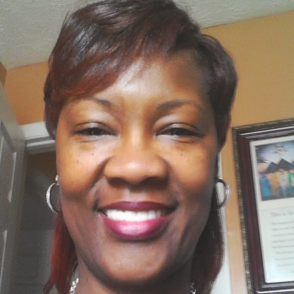 Meet your Posher, Deidre